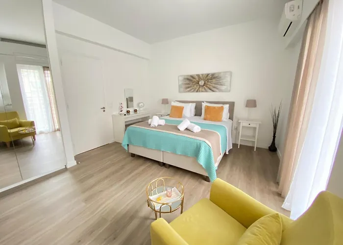 Dante Apartment